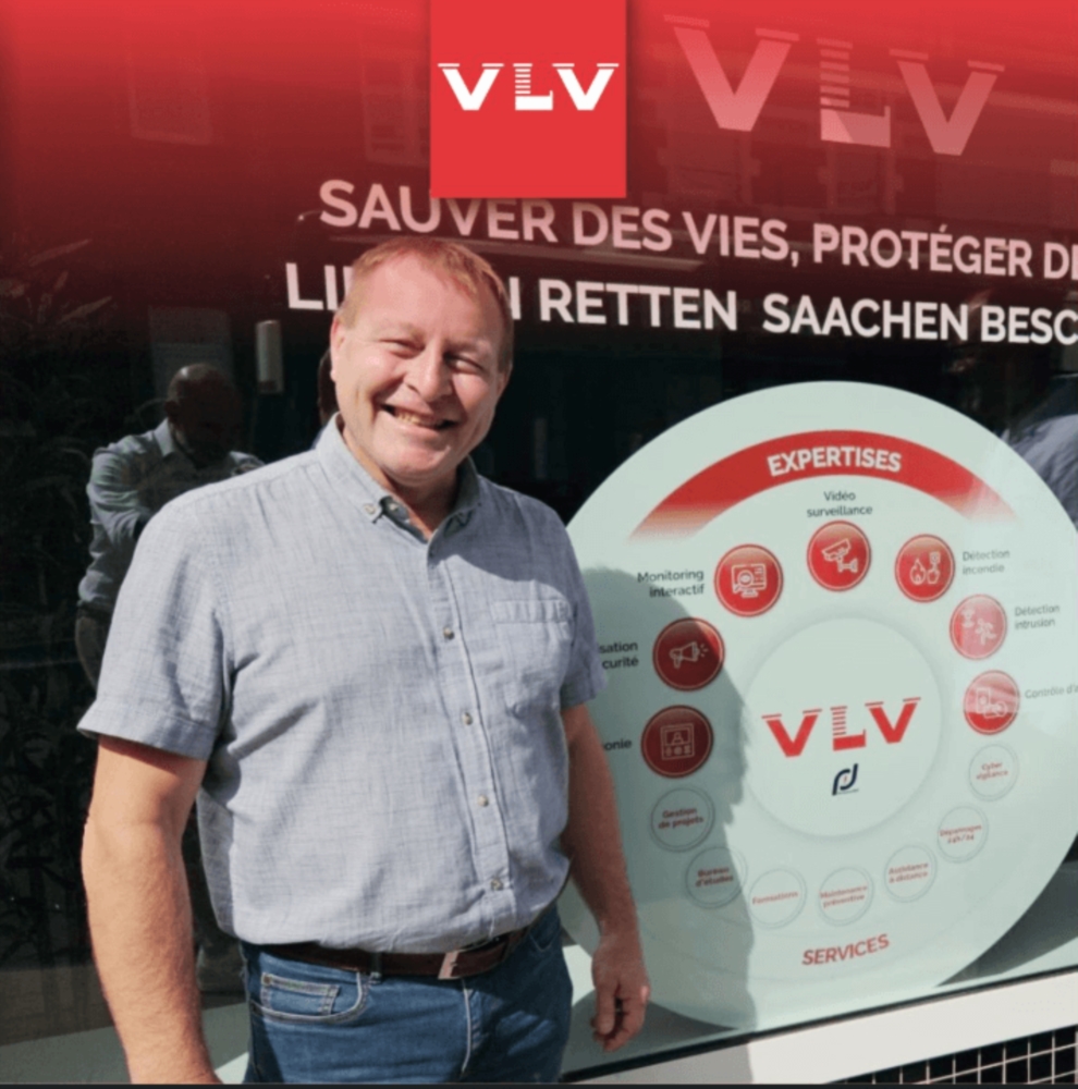 VLV BeLux |DEF Network 𝐨𝐮𝐯𝐫𝐞 𝐬𝐨𝐧 𝐛𝐮𝐫𝐞𝐚𝐮 au LUX