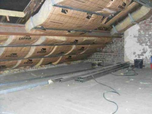 Isolation des combles / Laine de roche entre solive