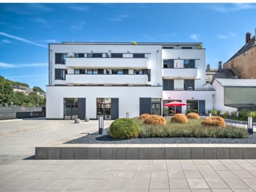 Bâtiment résidentiel et commercial