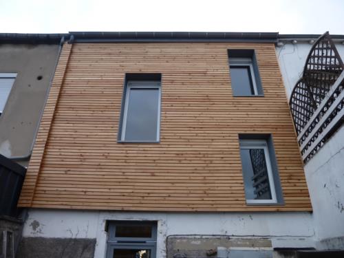 Isolierfassade mit sibirischer Lärche