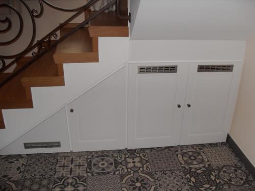 Placard sous escalier