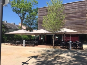 Terrasse avec vue sur le parc