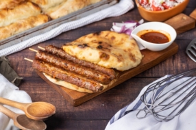 Fromages et spécialités de charcuterie des Balkans