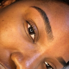 Sourcils – Micropigmentation & Restructuration