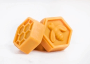 Savon pour le Visage à la Cire d'Abeille & au Miel