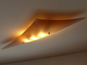 Plafonnier triangle