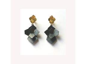 Alexandra Brachtendorf:  boucles d'or. arg, or, 