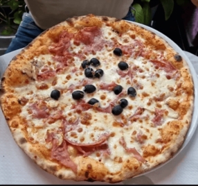 Pizzeria