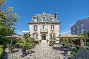 BARNES Châteaux & Manoirs