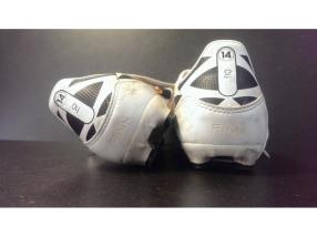 Gravure sur chaussures de sport
