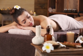 Massage à l'huile d'aromathérapie
