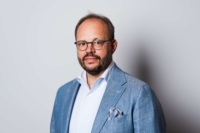 M Frédéric Favart