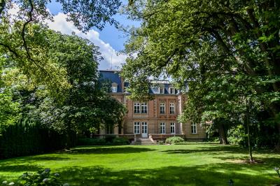 East West United Bank Sa Banks Luxembourg Editus